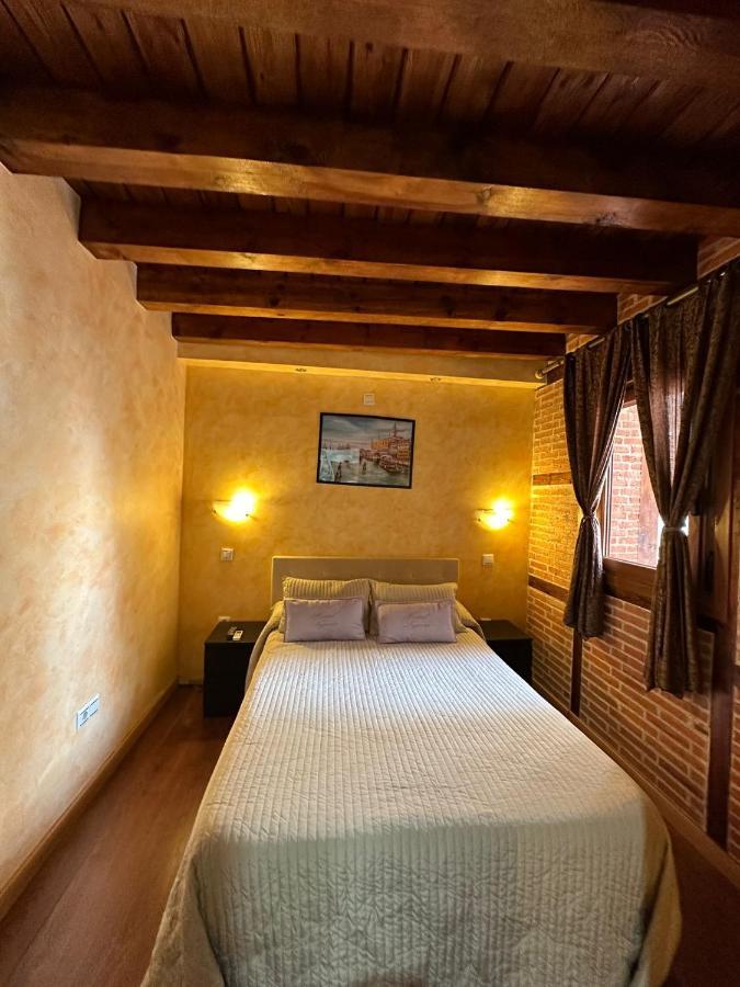 Hostal Segovia Adults Only Hotel Luaran gambar