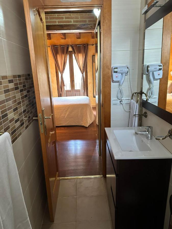 Hostal Segovia Adults Only Luaran gambar