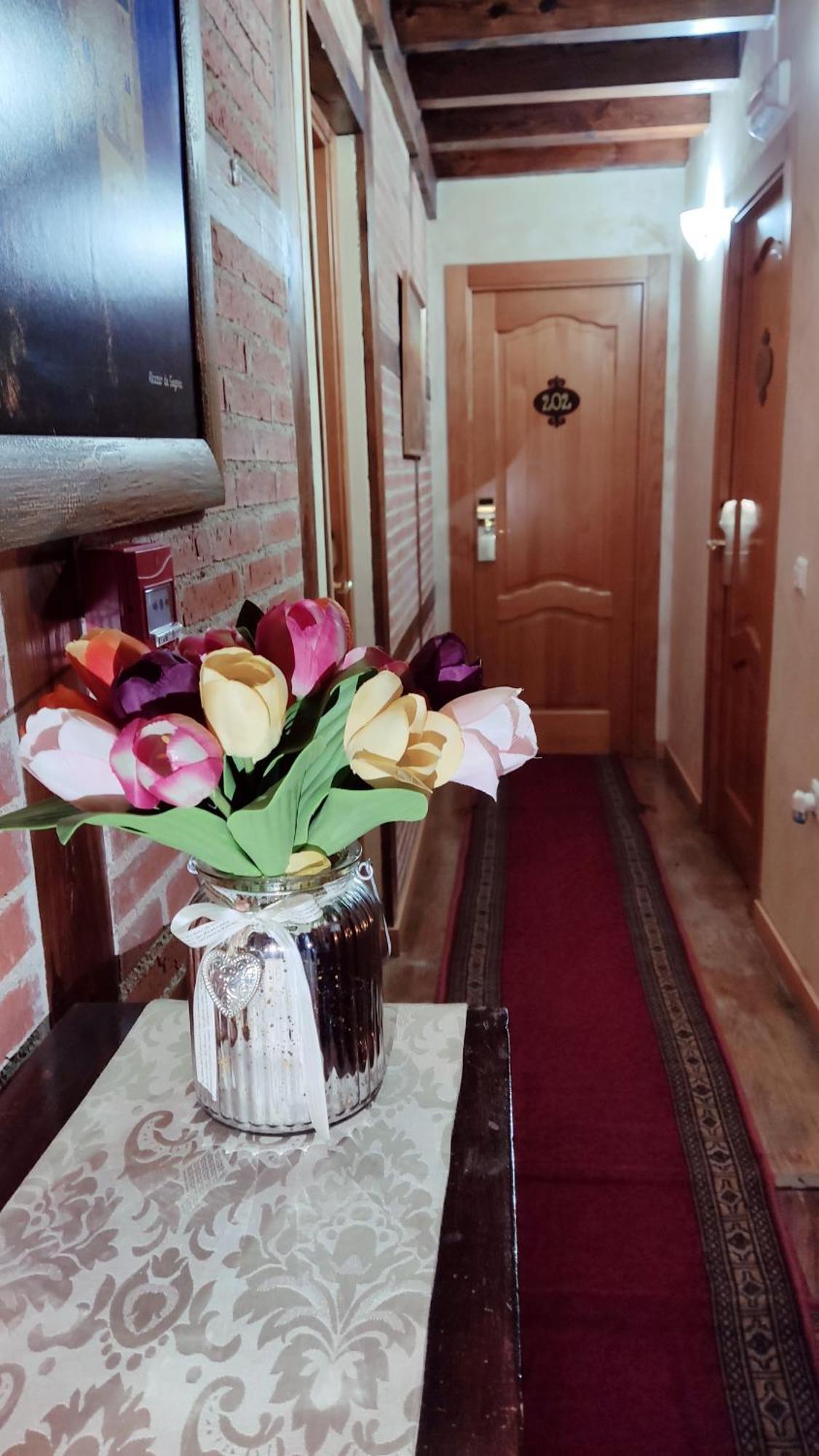 Hostal Segovia Adults Only Luaran gambar