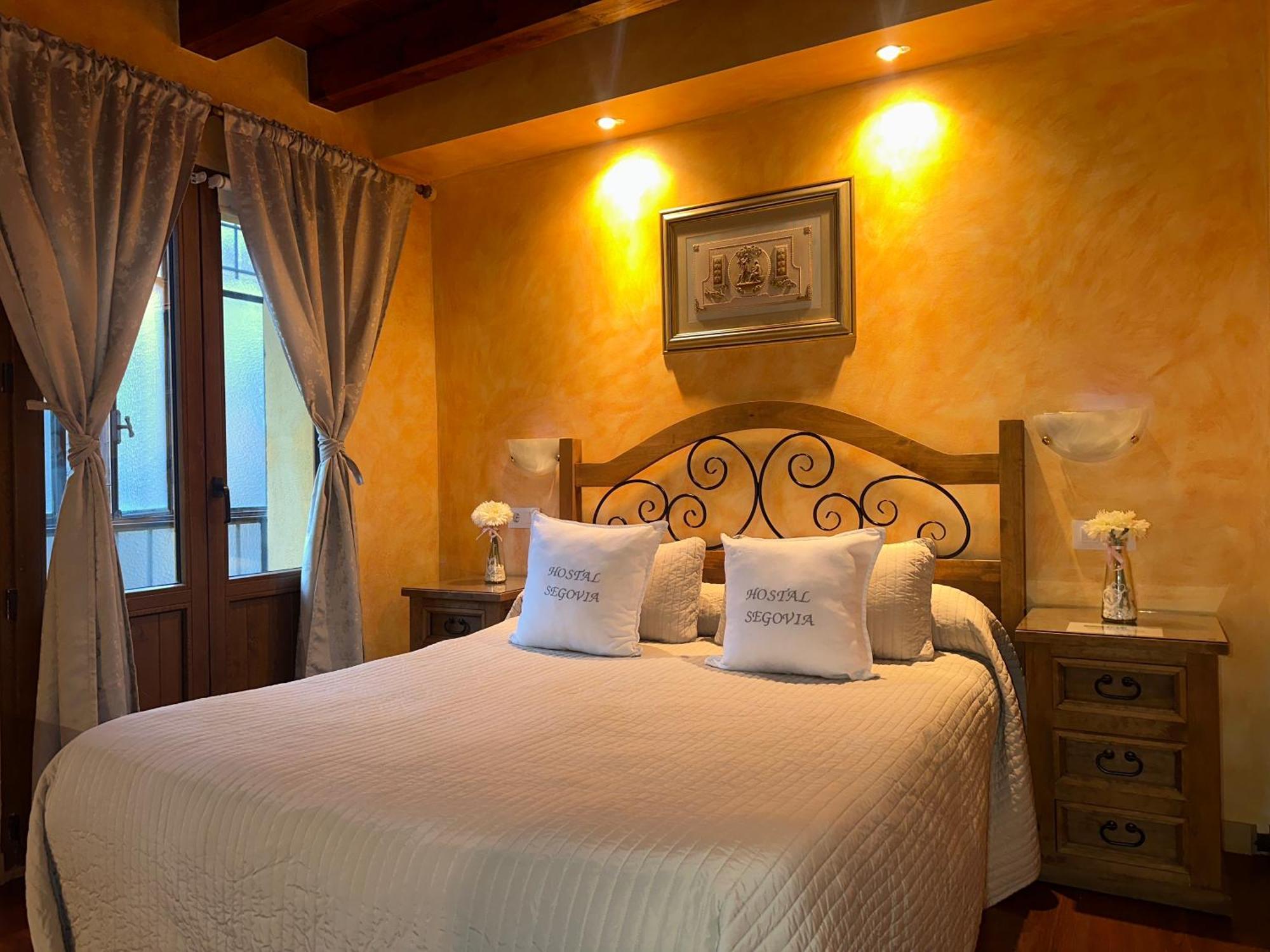Hostal Segovia Adults Only Luaran gambar