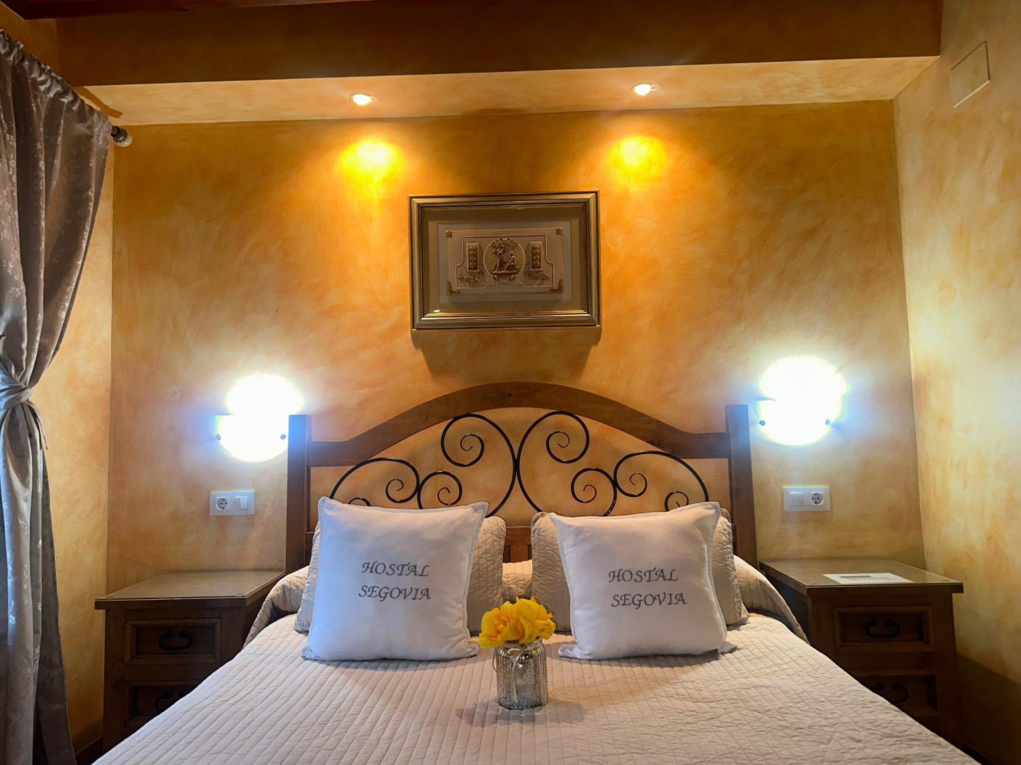 Hostal Segovia Adults Only Luaran gambar