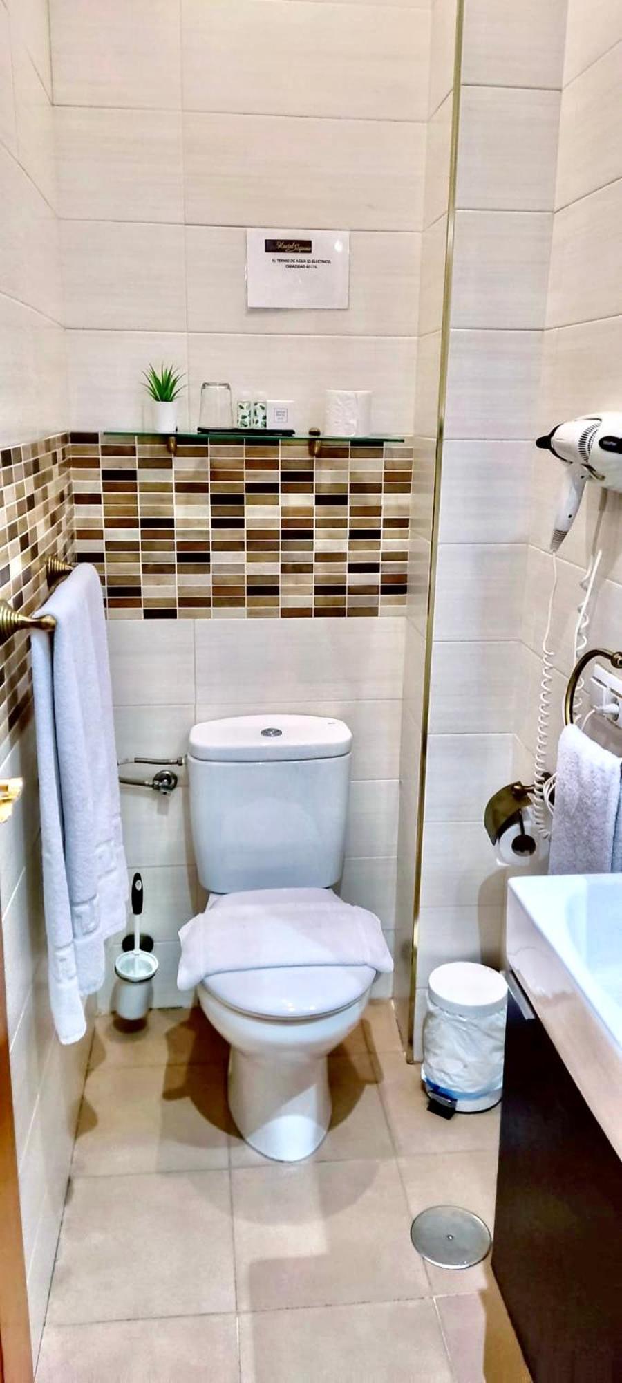Hostal Segovia Adults Only Luaran gambar