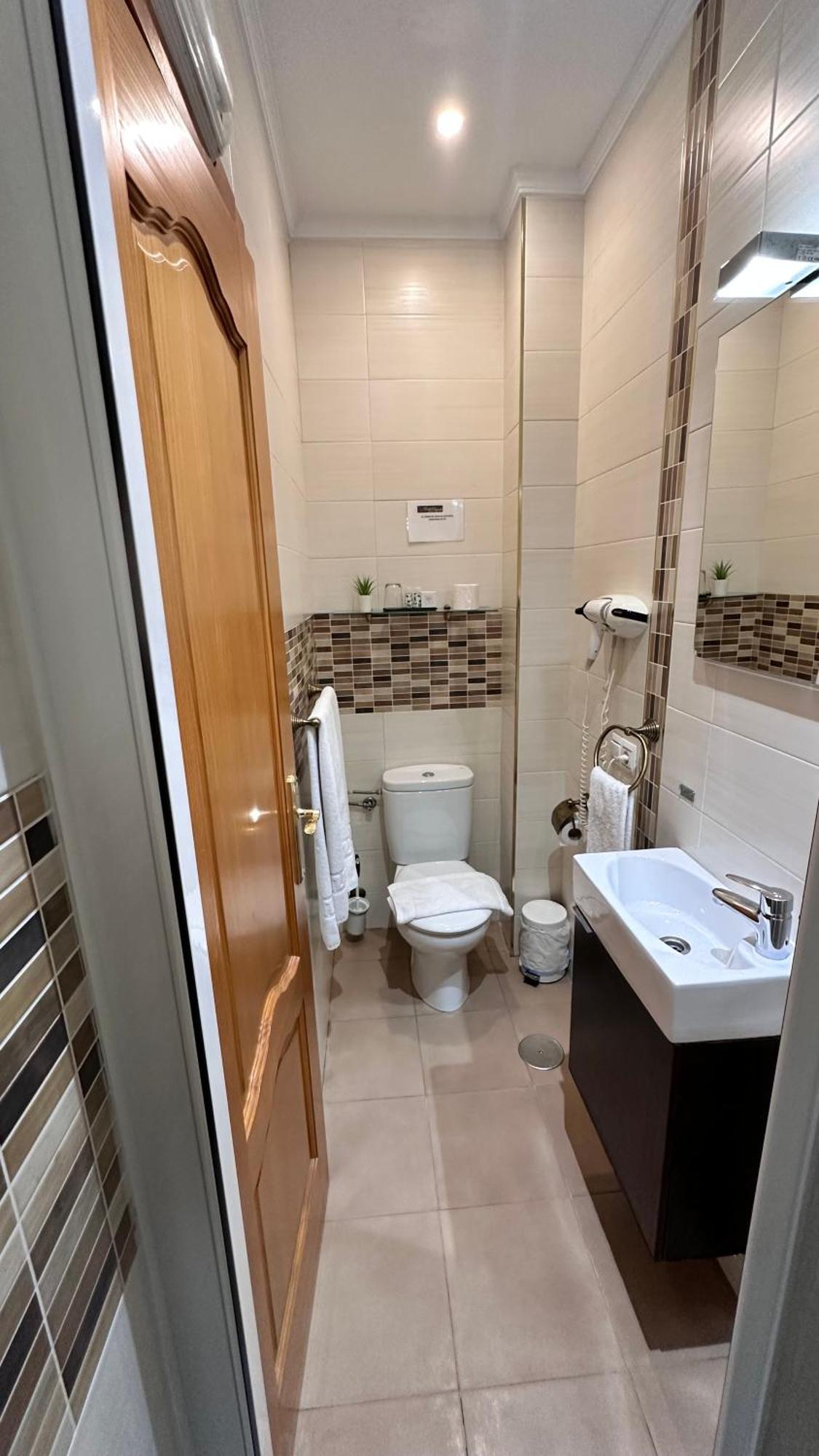 Hostal Segovia Adults Only Luaran gambar