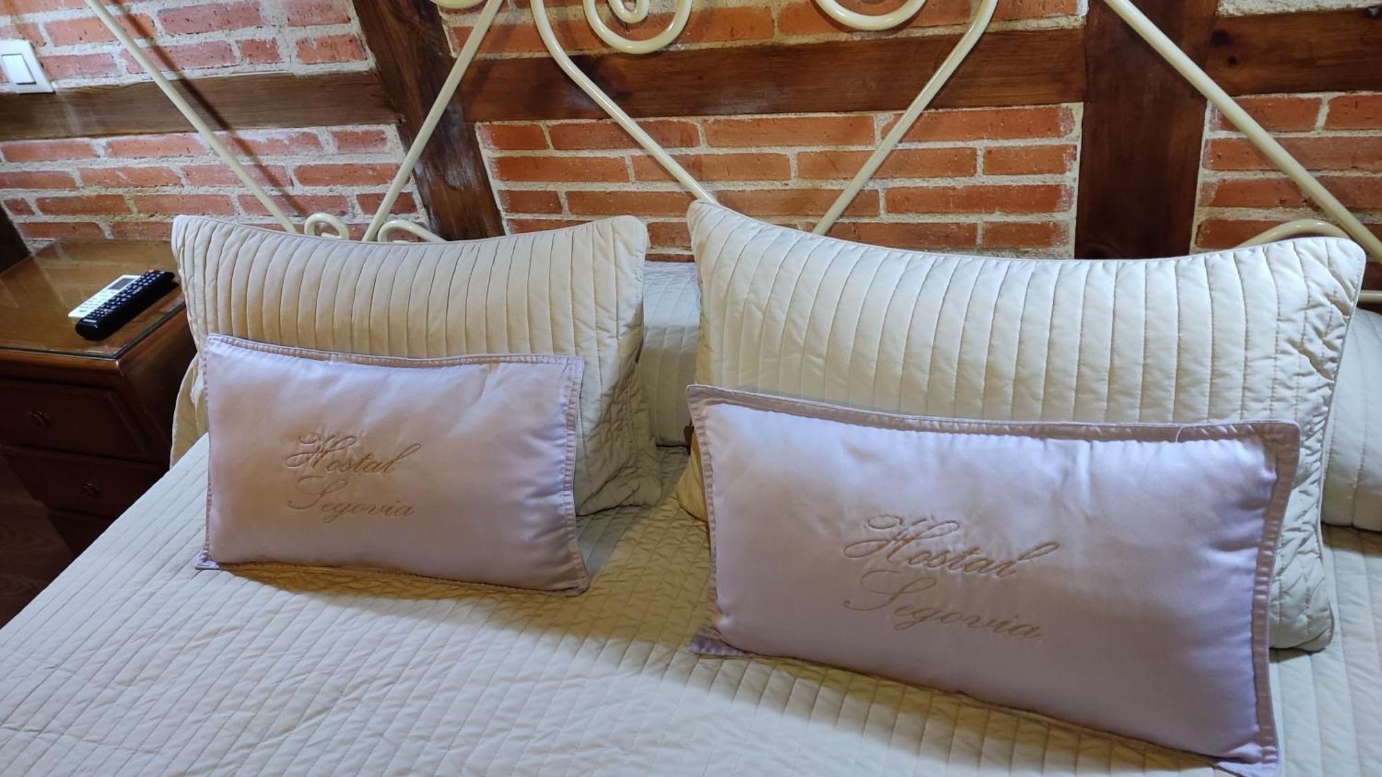 Hostal Segovia Adults Only Bilik gambar