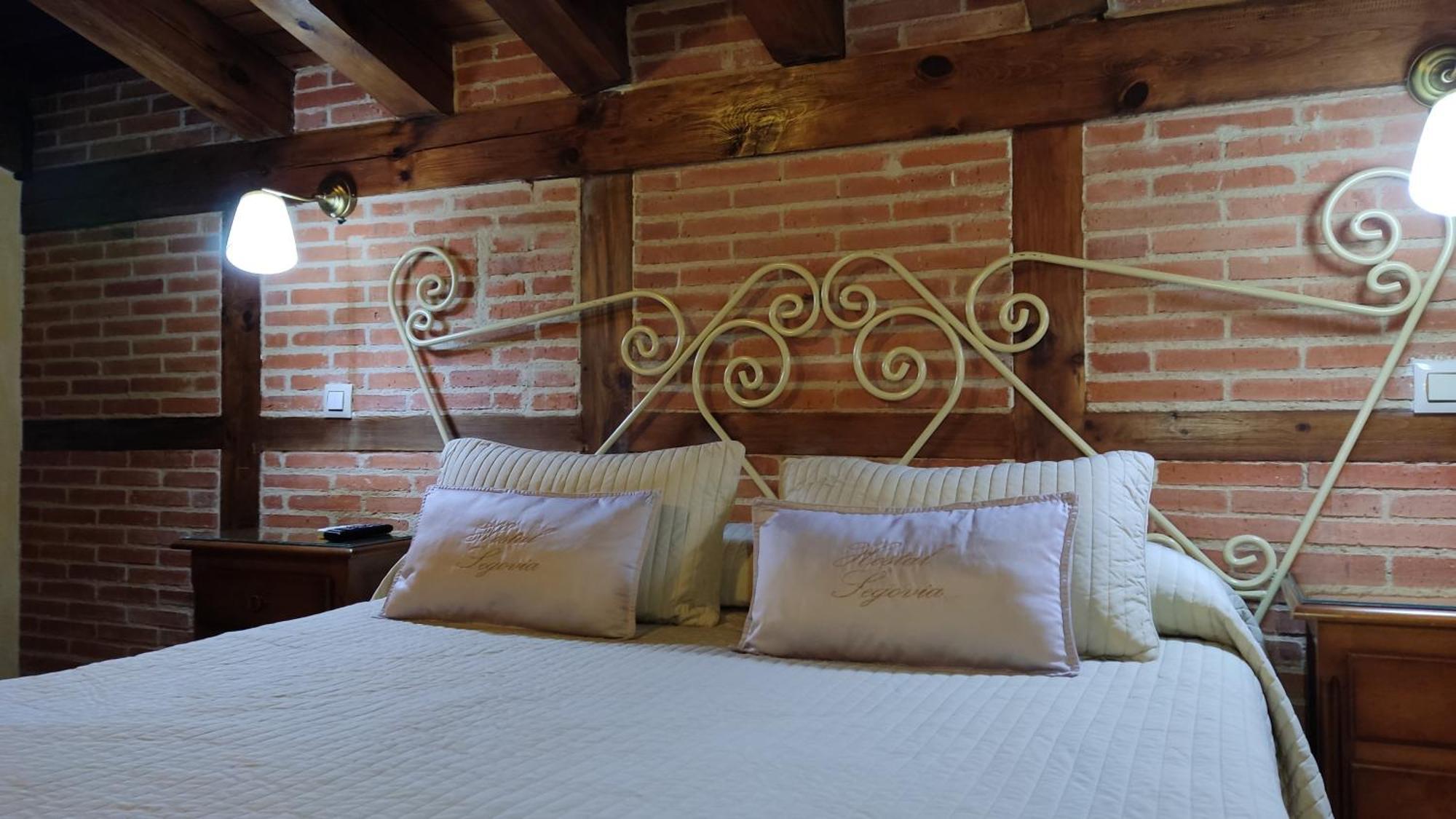 Hostal Segovia Adults Only Bilik gambar