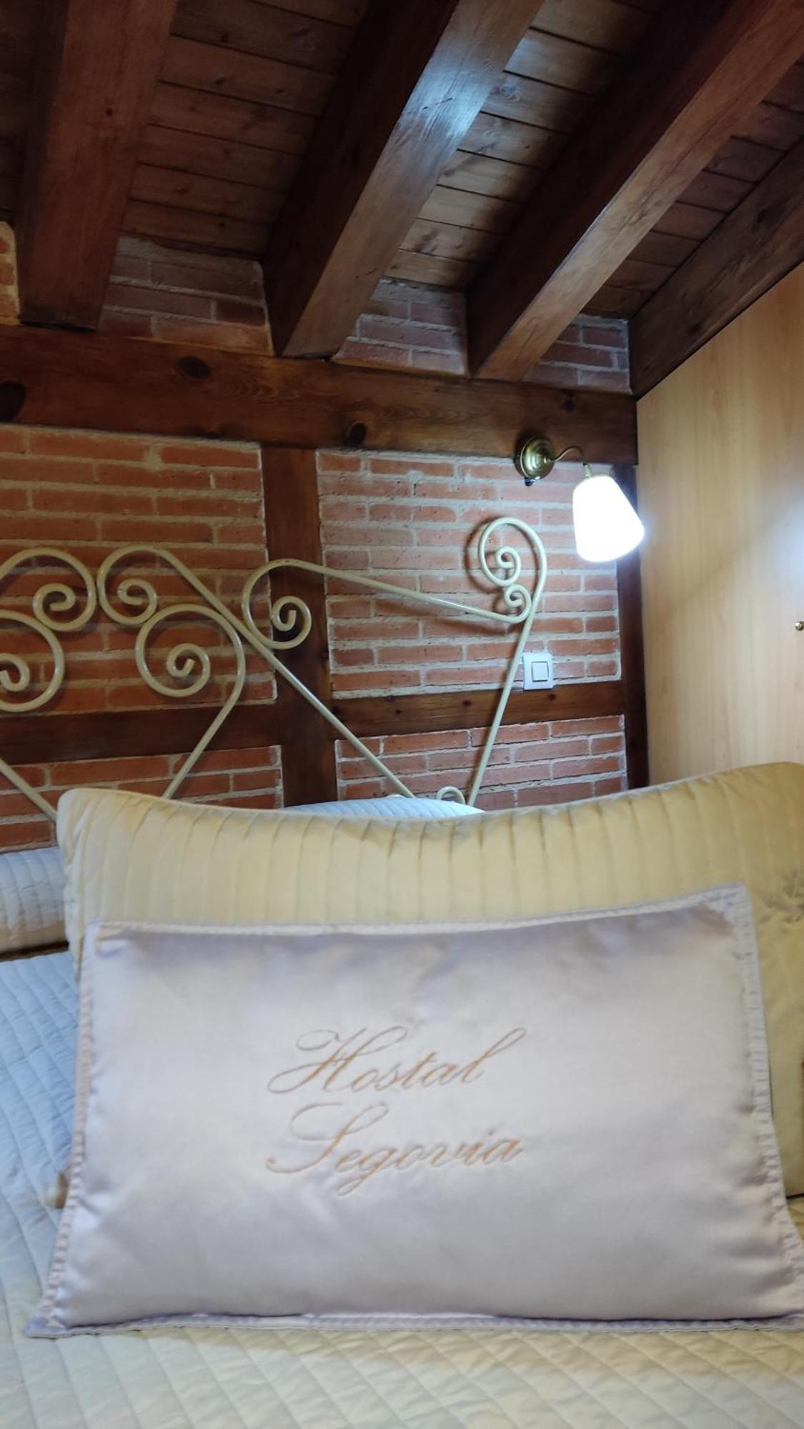 Hostal Segovia Adults Only Bilik gambar