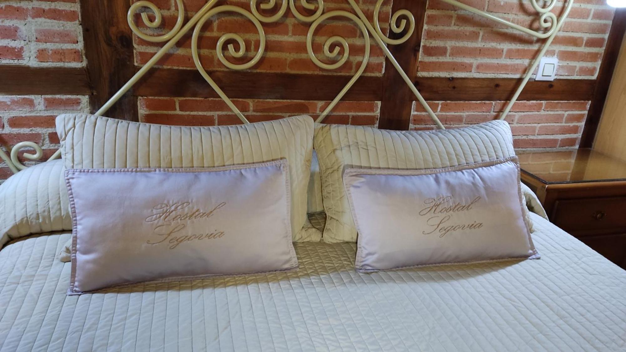 Hostal Segovia Adults Only Bilik gambar