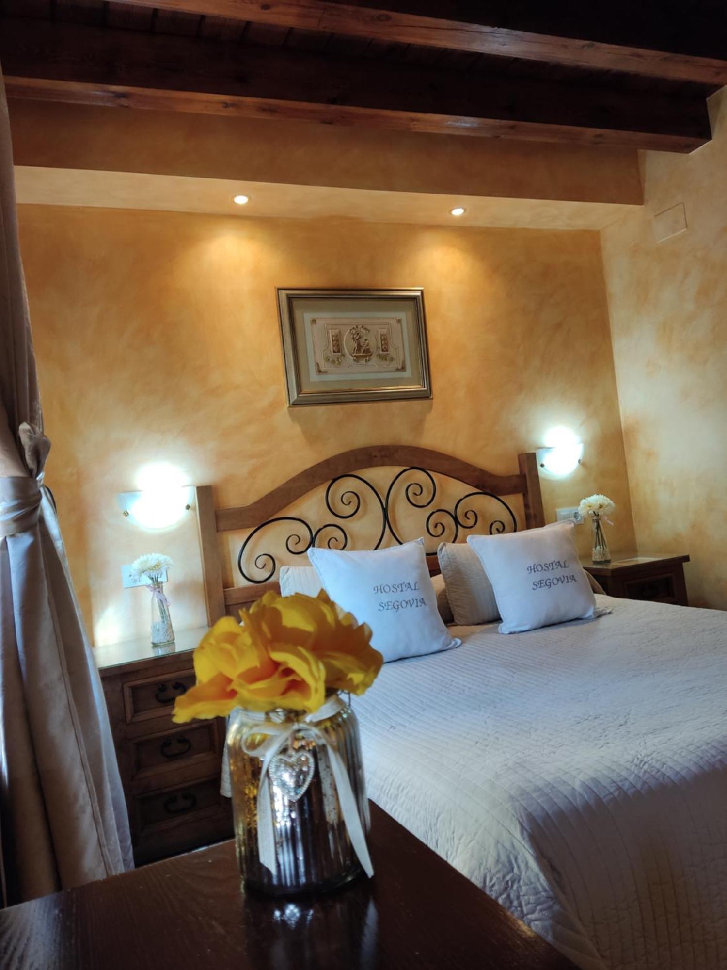 Hostal Segovia Adults Only Bilik gambar