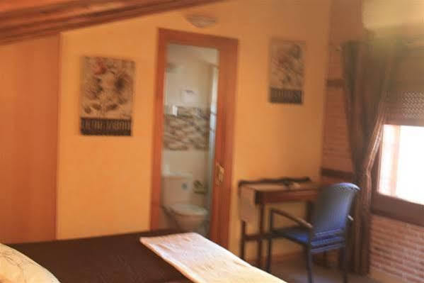 Hostal Segovia Adults Only Luaran gambar